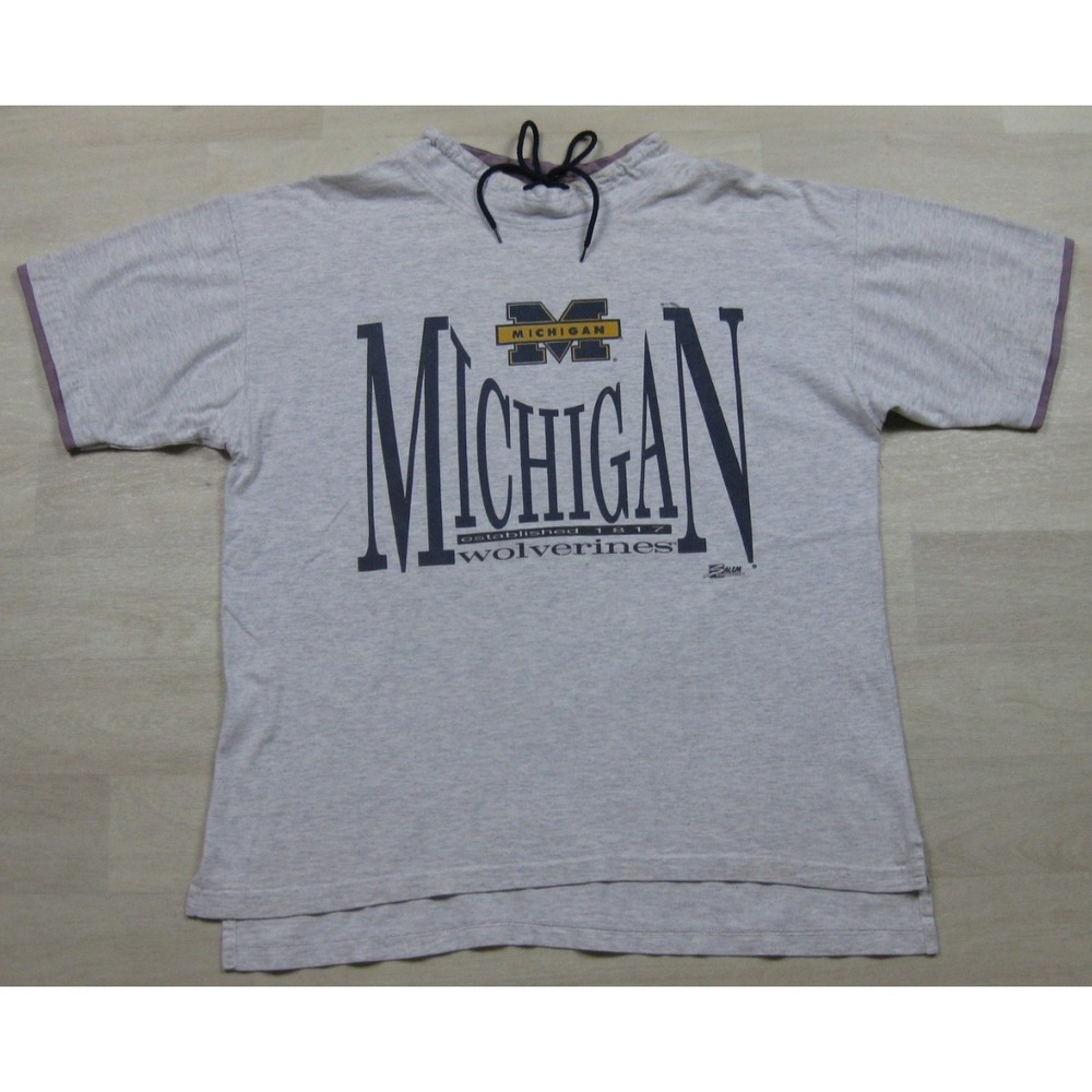 Vintage 90s Michigan University Wolverines T-Shirt (XL)‎ NCAA Football Mock Neck